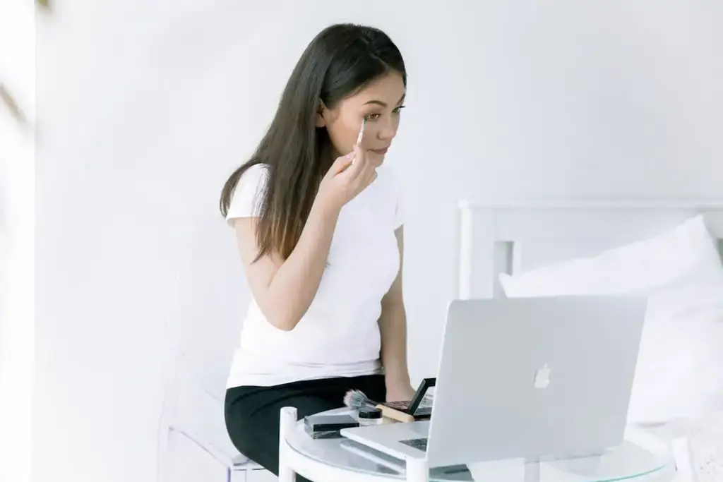 台灣名媛御用！佘詩曼代言護膚品，秒變凍齡女神的秘密